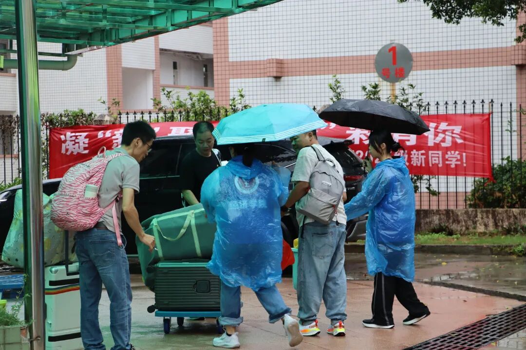 志愿者1（摄记：苏嘉颐）.JPG